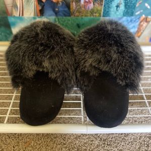 Fuzzy house shoes